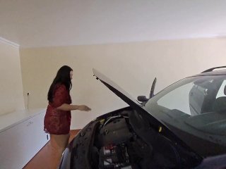 Married Wife Pretending to Sell Her Car Fucks the Buyer