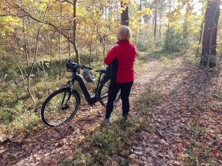 When biking in the forest I often get horny and need to piss and masturbate to relax