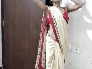 Step mother ko saari khol kar jabar dasti pela diya